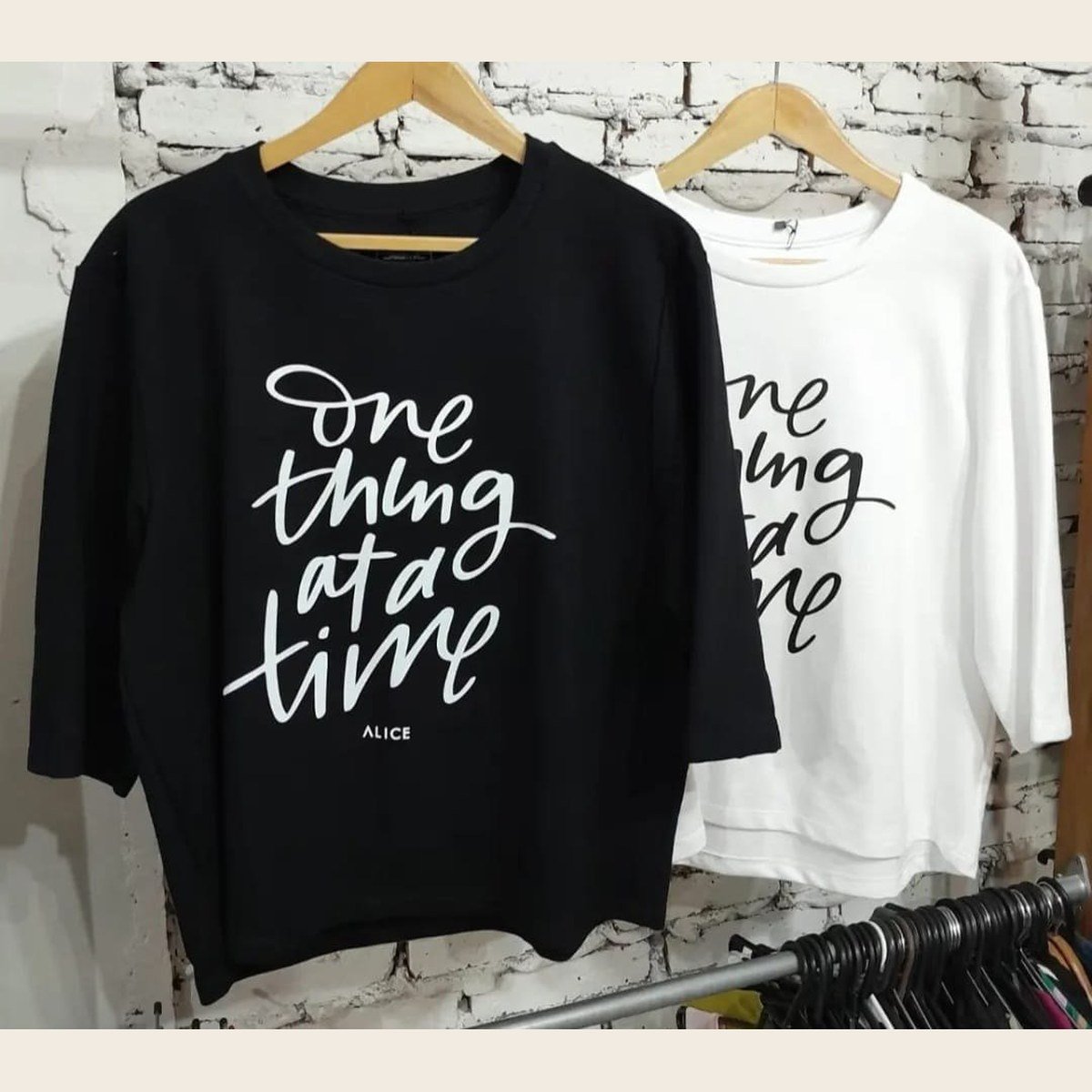 Remera "One Thing At A Time" en MV Pilchería
